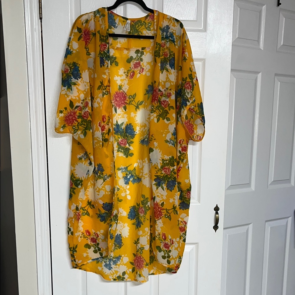Live 4 Truth Yellow Floral Kimono